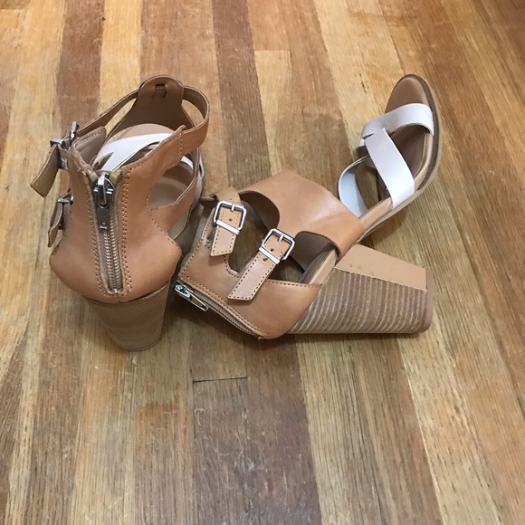 Dolce vita Roman style women’s Shoes - Picture 4 of 6